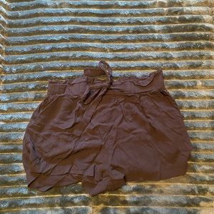 Ambiance. Black shorts, tie front